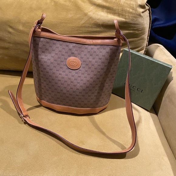 Gucci Vintage Bucket Bag - Picture 2 of 16